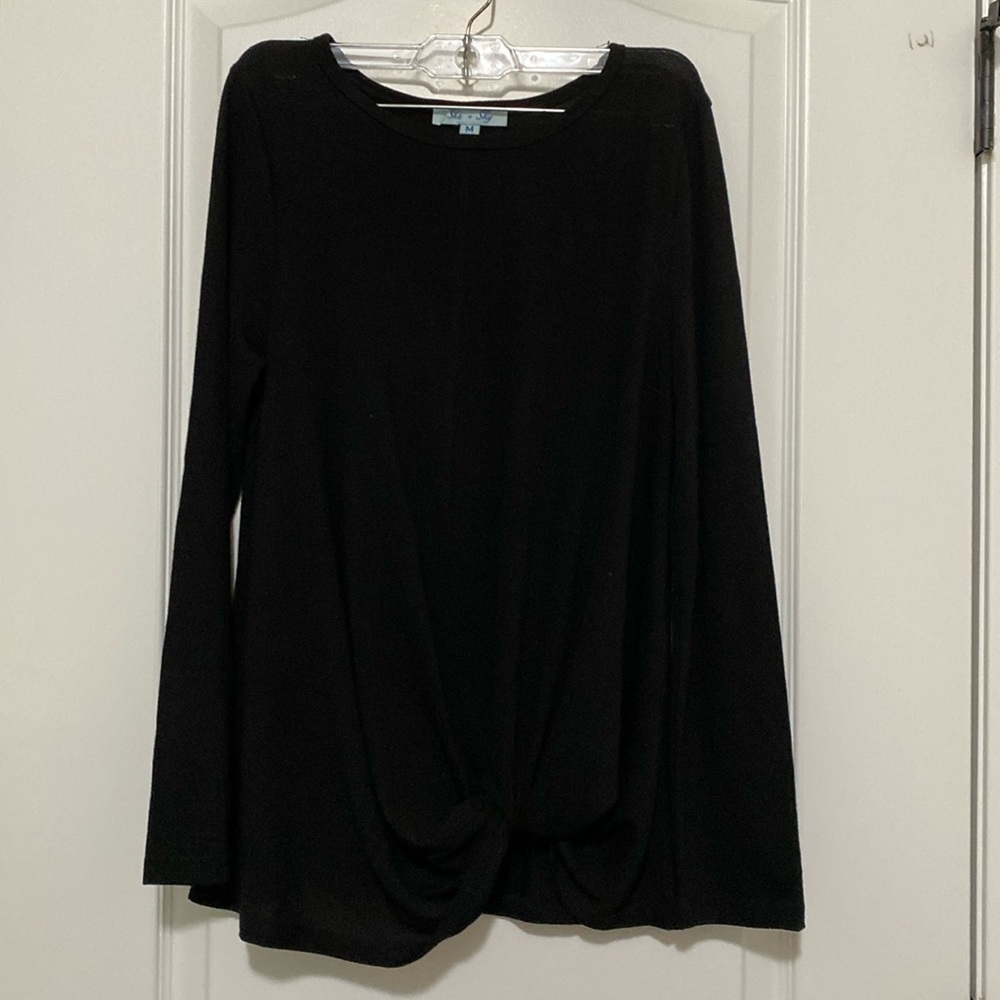 She & Sky Black waist Knotted Top NWOT Sz M